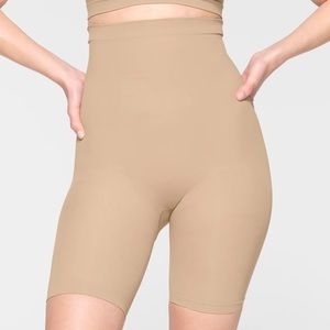 NWT Skims Above the Knee Short clay Womens XS